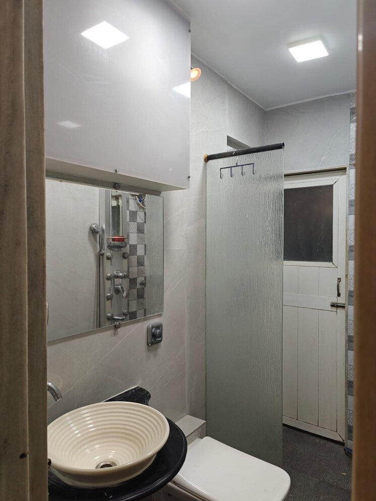 Bathroom, jal-vayu-vihar-apartments 2 Bedroom 900 Sq.Ft. Apartment In Powai Mumbai 9275251