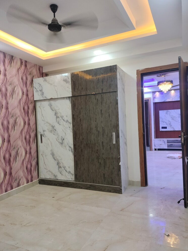 Room, knowledge park v greater noida 3 Bedroom 1700 Sq.Ft. Builder Floor In Knowledge Park V Greater Noida Greater Noida 9275308