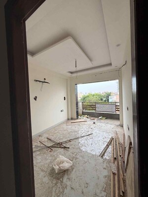 Room in 3 BHK Apartment at Surendra Dayanand Colony, Dayanand Colony – for Sale