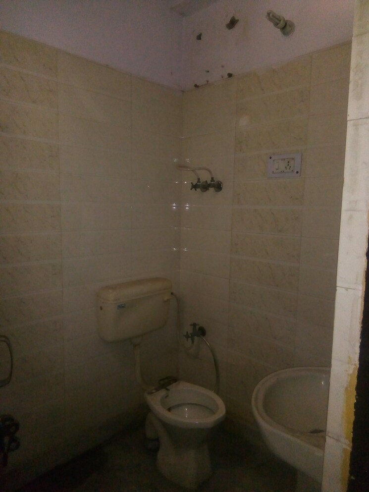 Master Bedroom, shalimar garden 2 Bedroom 900 Sq.Ft. Apartment In Shalimar Garden Ghaziabad 9275312