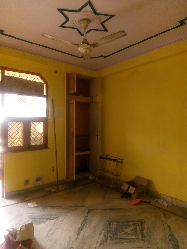 Room, shalimar garden 2 Bedroom 900 Sq.Ft. Apartment In Shalimar Garden Ghaziabad 9275312