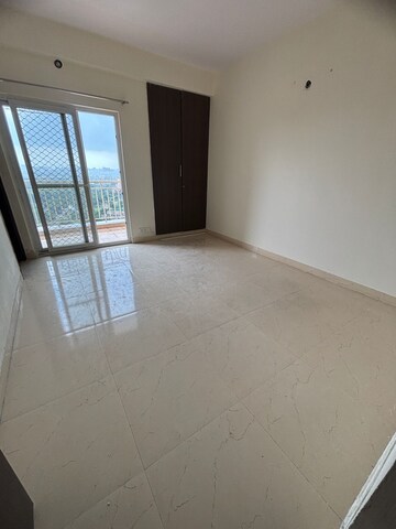 Room in 2 BHK Apartment at Paramount Emotions, Sector 1 Greater Noida – for Rent
