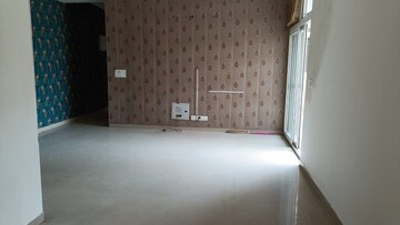 Room in 3 BHK Apartment at Mahagun Mywoods, Sector 16c Greater Noida – for Rent