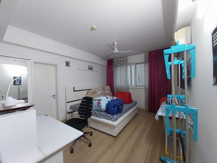 Living Room, dlf-park-place 4 Bedroom 2677 Sq.Ft. Apartment In Sector 54 Gurgaon 9275351