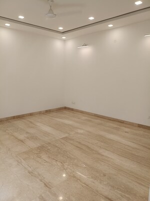 Room in 4 BHK Builder Floor at New Friends Colony – for Rent