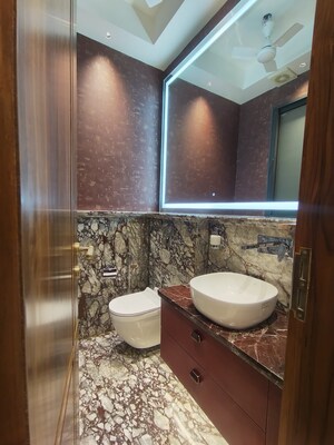 Furnished Amenities in 3 BHK Builder Floor at Panchsheel Enclave – for Rent