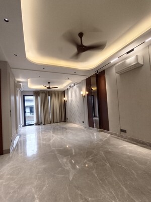Building Lobby in 3 BHK Builder Floor at Panchsheel Enclave – for Rent