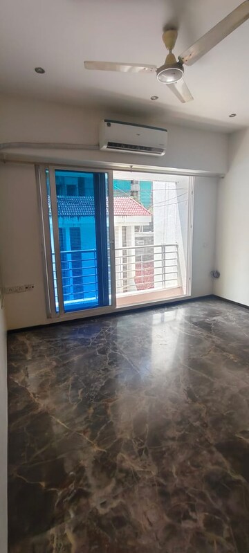Room in 3 BHK Apartment at Belvedere Apartment, Bandra West – for Rent