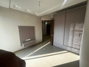 Room in 3 BHK Builder Floor at Dhakoli – for Rent
