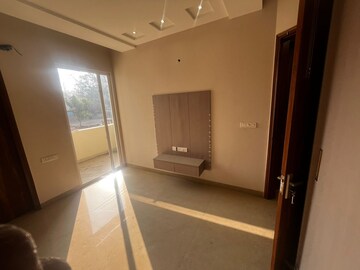 Room in 3 BHK Builder Floor at Dhakoli – for Rent