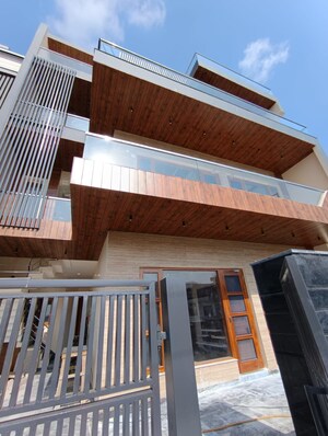 6+ BHK Villa – Exterior View View at Sector 89 - for Sale