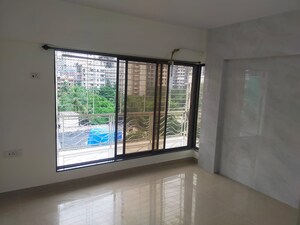 Room in 3 BHK Apartment at Hirani Villa, Vile Parle East – for Sale