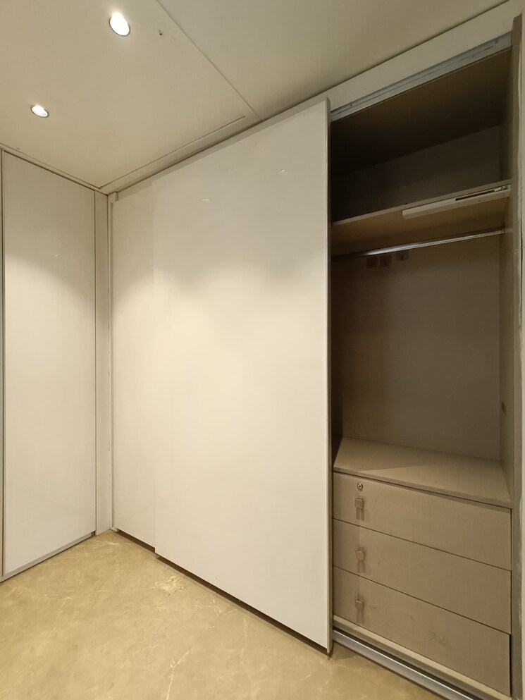 Room, dlf-green-avenue 4 Bedroom 4500 Sq.Ft. Builder Floor In Dlf Phase iv Gurgaon 9275485