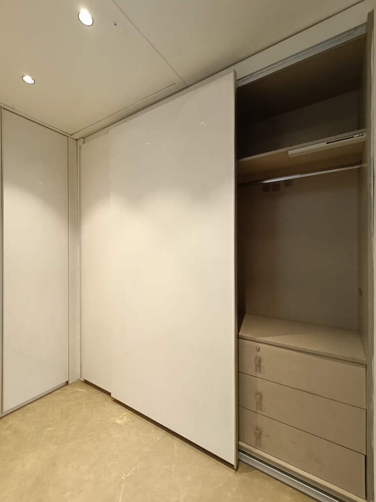 Room, dlf-green-avenue 4 Bedroom 4500 Sq.Ft. Builder Floor In Dlf Phase iv Gurgaon 9275485