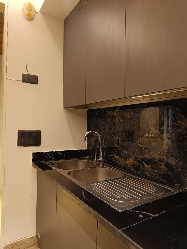 Kitchen, dlf-green-avenue 4 Bedroom 4500 Sq.Ft. Builder Floor In Dlf Phase iv Gurgaon 9275485