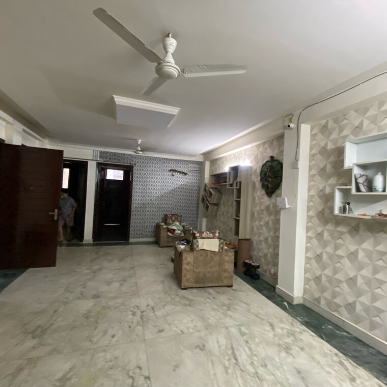  Parking, chattarpur 3 Bedroom 1100 Sq.Ft. Builder Floor In Chattarpur Delhi 9275506