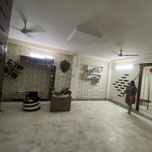Room in 3 BHK Builder Floor at Chattarpur – for Rent