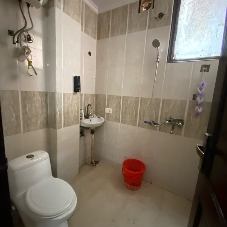 Bathroom, chattarpur 3 Bedroom 1100 Sq.Ft. Builder Floor In Chattarpur Delhi 9275506
