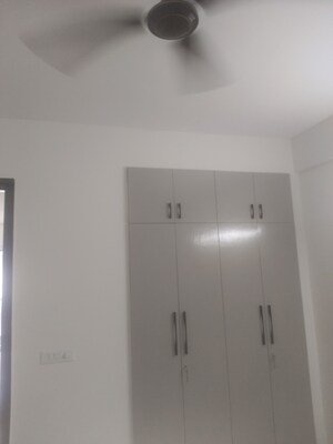 Room in 2.5 BHK Apartment at Smart World Gems, Sector 89 – for Rent