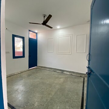 Room in 1 BHK Builder Floor at Chattarpur – for Rent