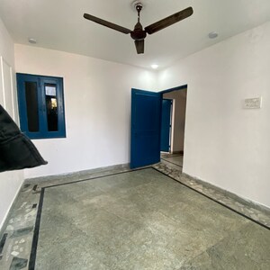 1 BHK Builder Floor For Rent in Chattarpur