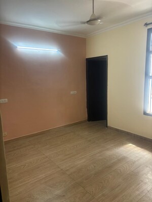 Room in 2 BHK Apartment at Pir Machalla – for Rent