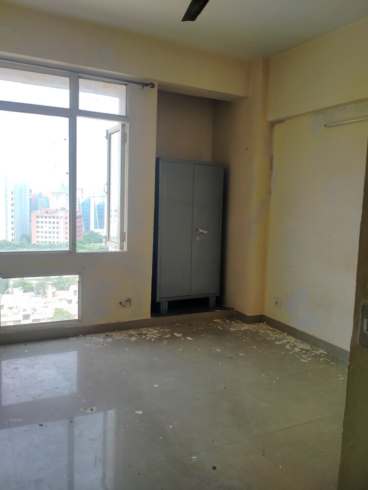 Room, sector 135 2 Bedroom 1075 Sq.Ft. Apartment In Sector 135 Noida 9275632