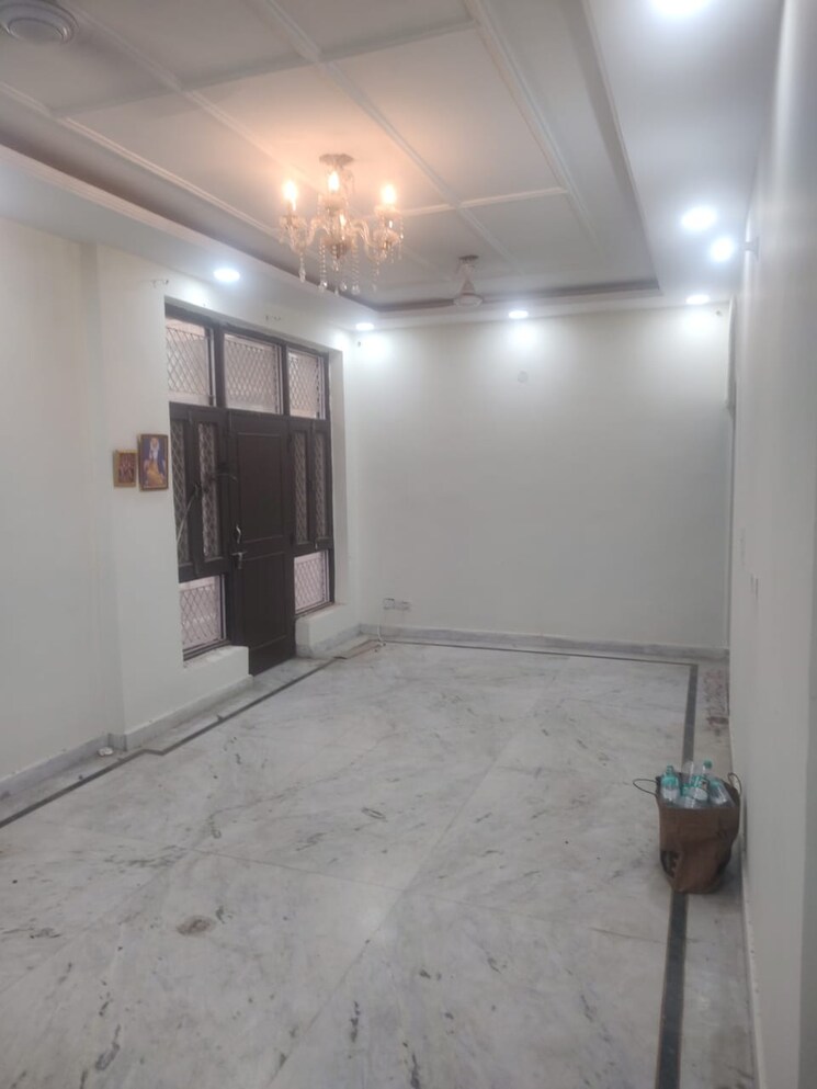 Room, green fields colony 3 Bedroom 1450 Sq.Ft. Builder Floor In Green Fields Colony Faridabad 9275633