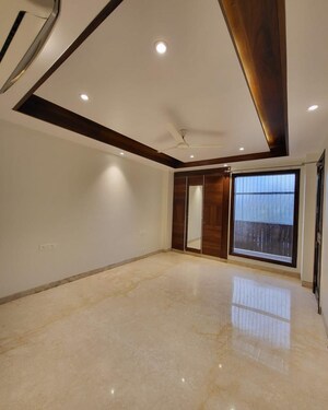 Room in 4 BHK Builder Floor at Greater Kailash – for Rent