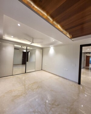 Room in 4 BHK Builder Floor at Greater Kailash – for Rent