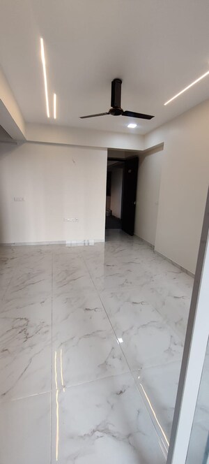 Room in 2 BHK Apartment at Takshashila More Towers, Ellisbridge – for Rent