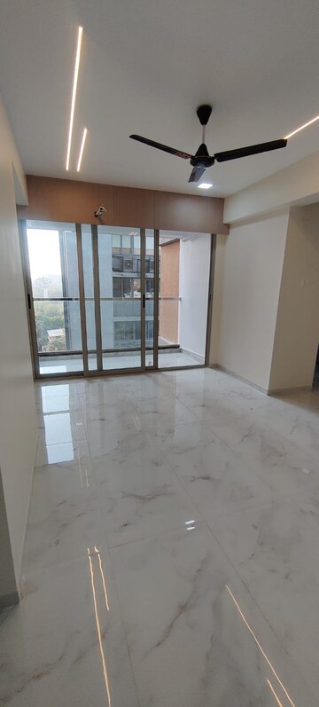 Room in 2 BHK Apartment at Takshashila More Towers, Ellisbridge – for Rent