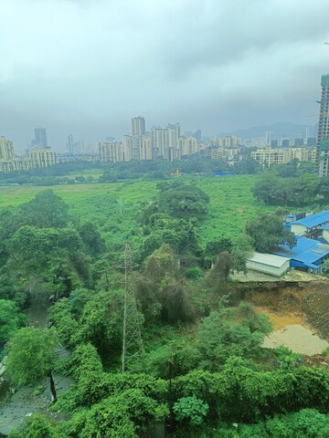 Plot Area in 2 BHK Apartment at Kalpataru The Sunrise, Kolshet Road – for Rent