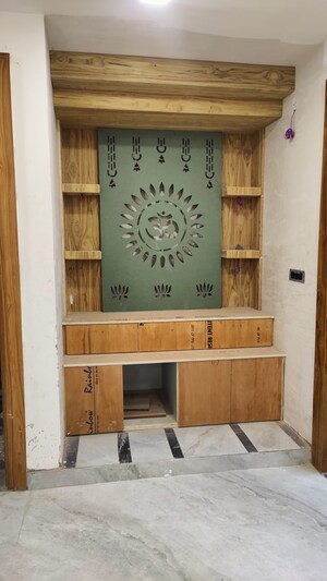 Furnished Amenities in 4 BHK Builder Floor at Green Fields Colony – for Rent