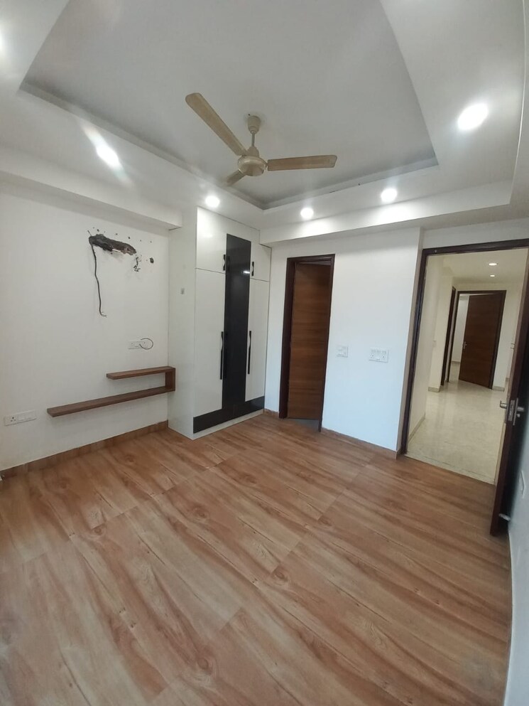 Room, sector 12a 3 Bedroom 1410 Sq.Ft. Builder Floor In Sector 12a Gurgaon 9275653