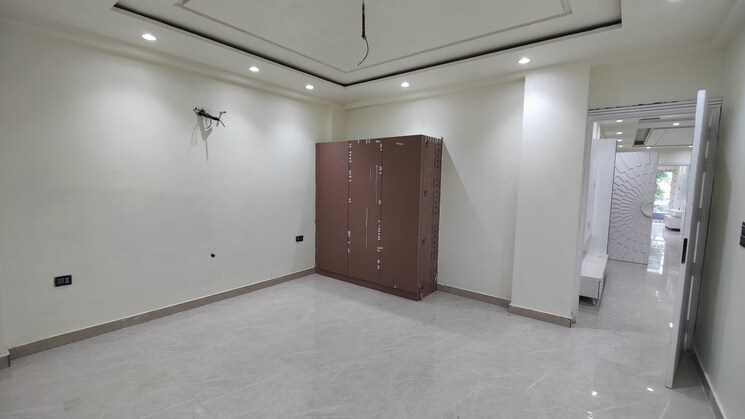 Room, green fields colony 4 Bedroom 4950 Sq.Ft. Builder Floor In Green Fields Colony Faridabad 9275689