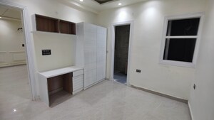 Room in 4 BHK Builder Floor at Green Fields Colony – for Rent