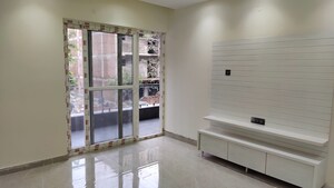 Room in 4 BHK Builder Floor at Green Fields Colony – for Rent