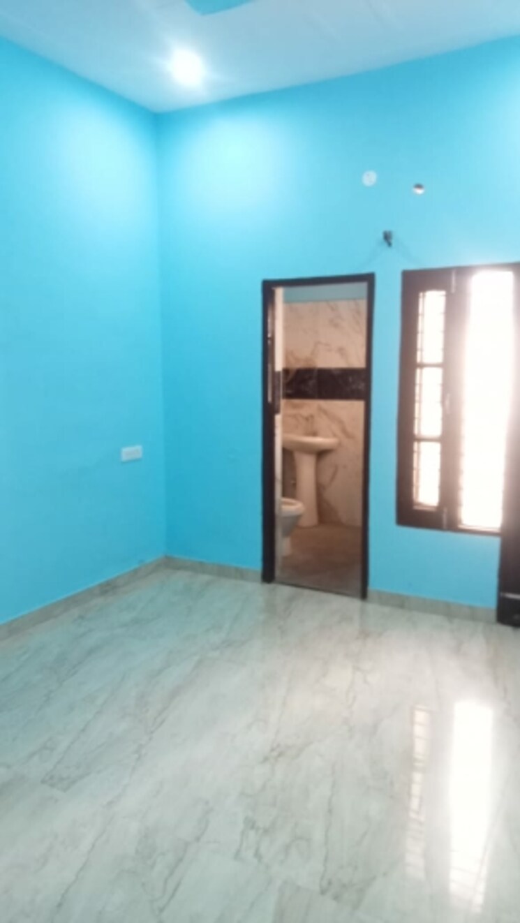 Room, sector 127 3 Bedroom 95 Sq.Yd. Independent House In Sector 127 Mohali 9275691