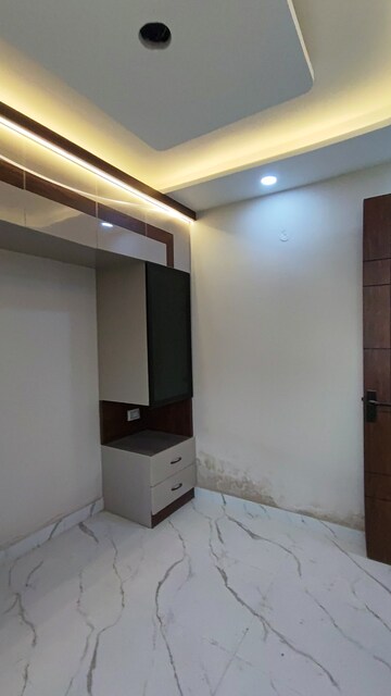 Room in 3 BHK Builder Floor at Mohan Garden – for Sale