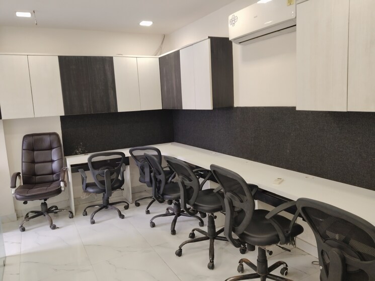 Team Area, netaji subhash place Commercial Office Space 549 Sq.Ft. In Netaji Subhash Place Delhi 9275740