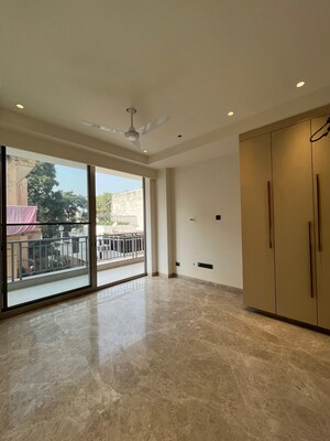 Room in 4 BHK Builder Floor at Geetanjali Enclave – for Sale