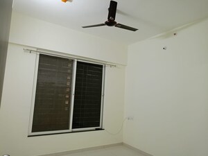 Room in 2.5 BHK Apartment at Kolte Patil R1 Life Republic, Hinjewadi – for Rent