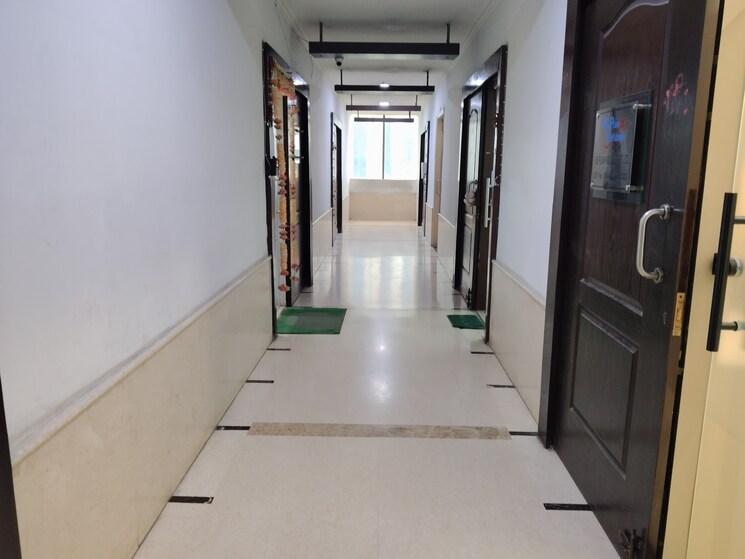 undefined, netaji subhash place Commercial Office Space 565 Sq.Ft. In Netaji Subhash Place Delhi 9275768