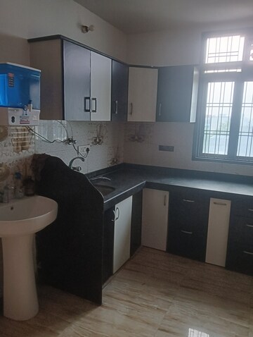 Kitchen in 2.5 BHK Apartment at Park View Apartments Gomti Nagar, Gomti Nagar – for Rent