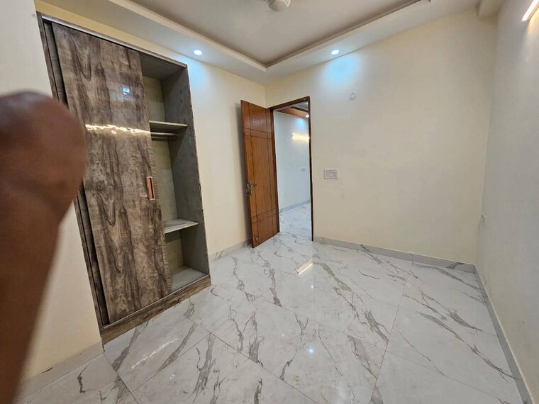 Room, burari 3 Bedroom 900 Sq.Ft. Apartment In Burari Delhi 9275777