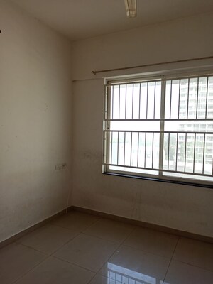 Room in 2 BHK Apartment at Kolte Patil Life Republic R 10, Hinjewadi – for Rent