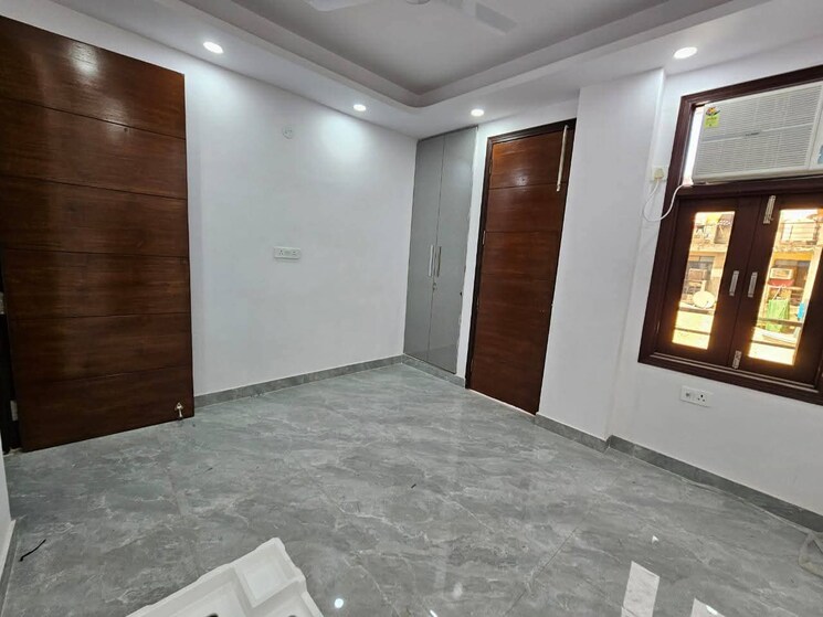 Room, himgiri-enclave 3 Bedroom 950 Sq.Ft. Builder Floor In Burari Delhi 9275792