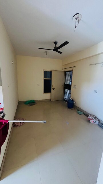 Room in 2 BHK Apartment at Adore Happy Homes Grand, Sector 85 – for Rent