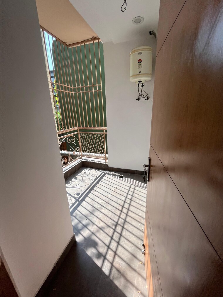 undefined, soami nagar 4 Bedroom 3600 Sq.Ft. Builder Floor In Soami Nagar Delhi 9275815